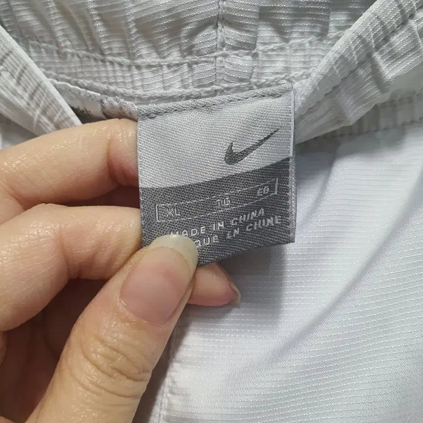 [BUNJANG] Nike Woven Swoosh White Jogger Pants XL / 나이키 우븐 스우시 화이트 조거 팬츠 XL