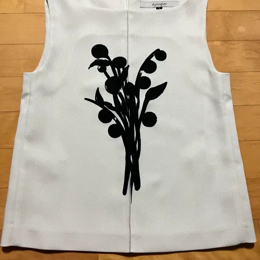 [BUNJANG] Efpingler Pompom Slit Vest S / 에핑글러 폼폼 슬릿 베스트 S