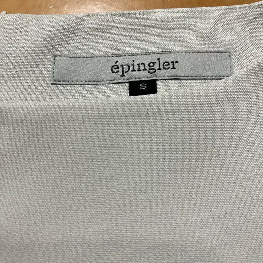 [BUNJANG] Efpingler Pompom Slit Vest S / 에핑글러 폼폼 슬릿 베스트 S