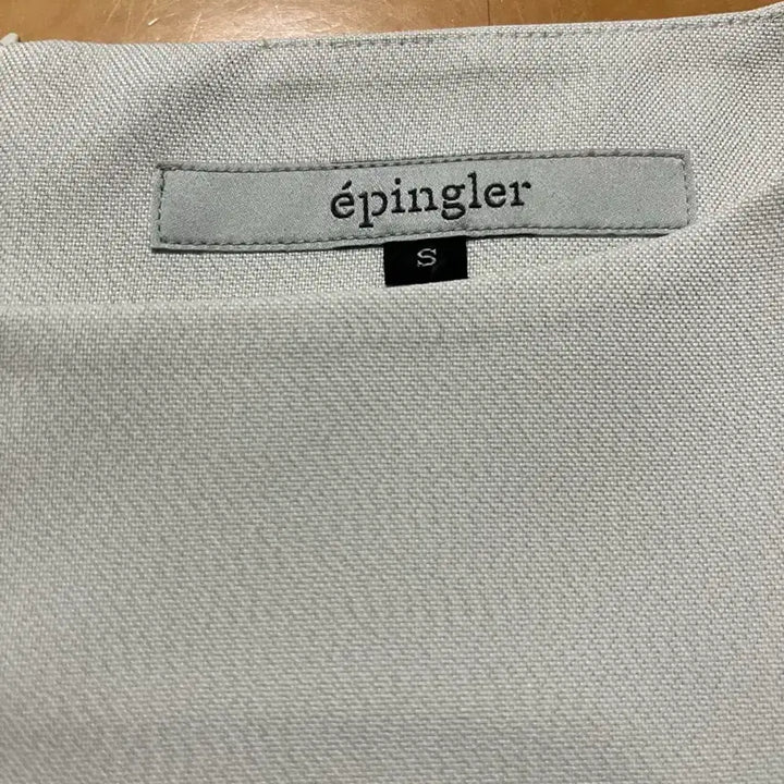 [BUNJANG] Efpingler Pompom Slit Vest S / 에핑글러 폼폼 슬릿 베스트 S