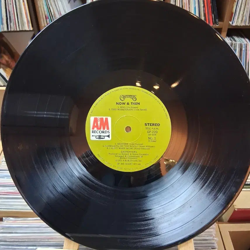[SOLD OUT] 자켓 디자인도 멋스러워서 카펜터스 Now &amp; Then LP 음반