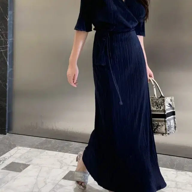 [SOLD OUT] [21% 할인] 플랫퍼 오브 플리츠 랩 롱원피스 네이비