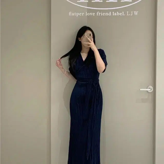 [SOLD OUT] [21% 할인] 플랫퍼 오브 플리츠 랩 롱원피스 네이비