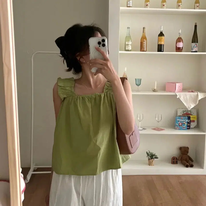 [BUNJANG] Green Shirring Frill Bending Sleeveless Blouse / 그린 셔링 프릴 밴딩 나시 민소매 블라우스