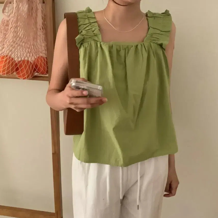 [BUNJANG] Green Shirring Frill Bending Sleeveless Blouse / 그린 셔링 프릴 밴딩 나시 민소매 블라우스