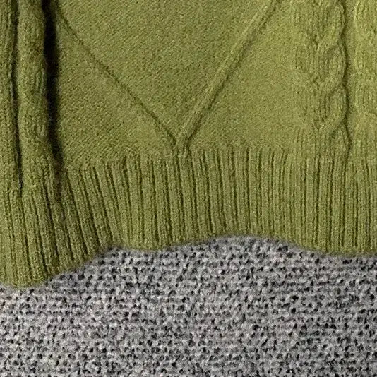 [BUNJANG] Light Green Knit Vest Cardigan M / 라이트 그린 니트 조끼 가디건 M