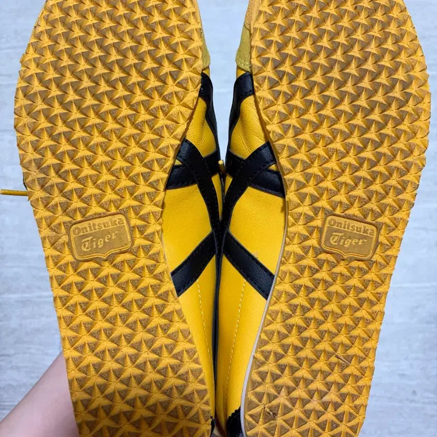 [BUNJANG] Onitsuka Tiger Mexico 66 Yellow Black Sneakers / 오니츠카타이거 멕시코66 옐로우 블랙 280