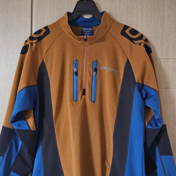 [SOLD OUT] 디스커버리 브라운/블루 집업 티셔츠 100
