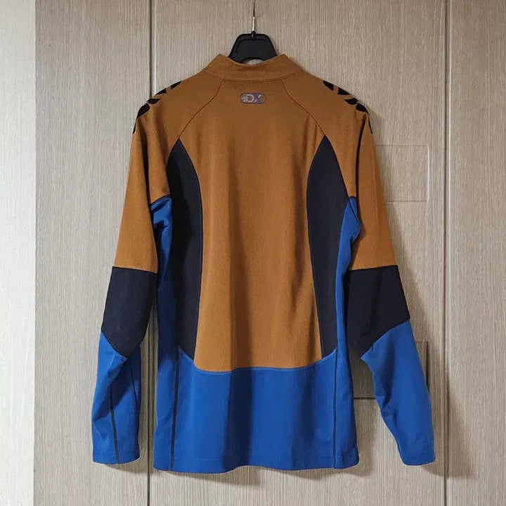 [SOLD OUT] 디스커버리 브라운/블루 집업 티셔츠 100