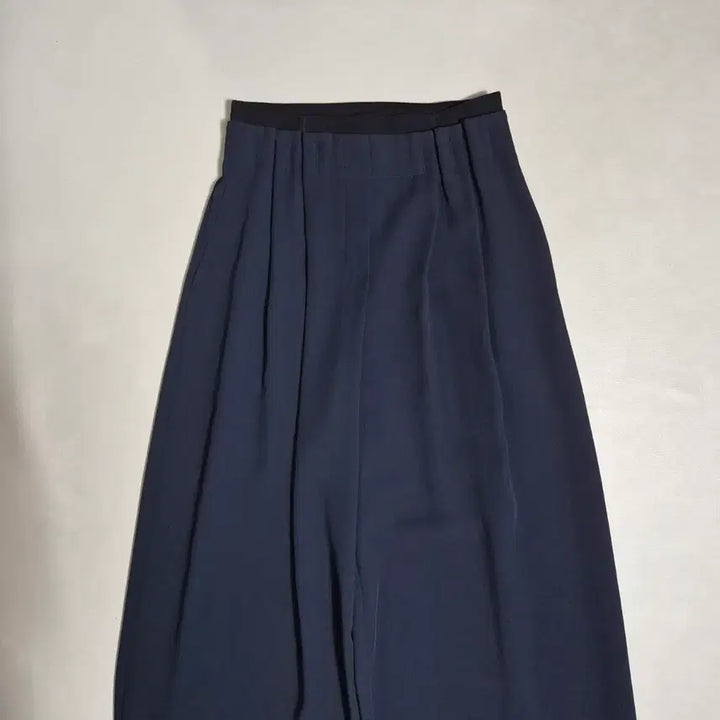 [SOLD OUT] 시스템 네이비 투턱 와이드 밴딩 팬츠