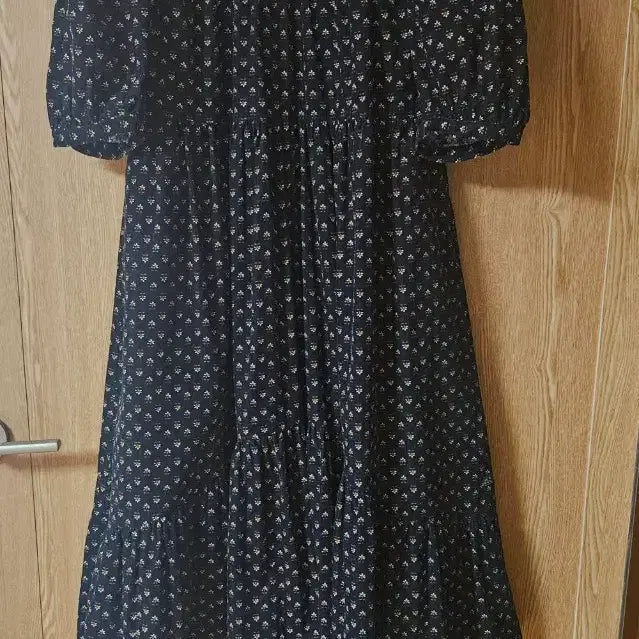 [SOLD OUT] 24년도 써스데이아일랜드 코듀로이 반팔 소매 원피스