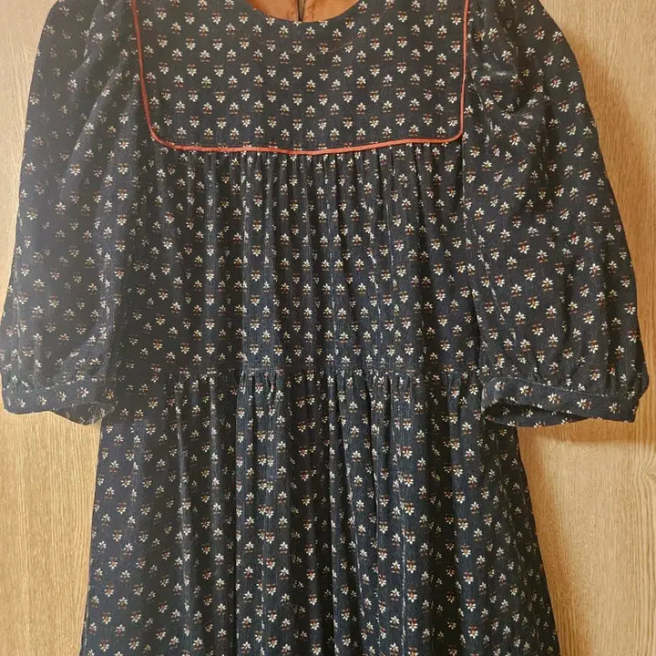 [SOLD OUT] 24년도 써스데이아일랜드 코듀로이 반팔 소매 원피스