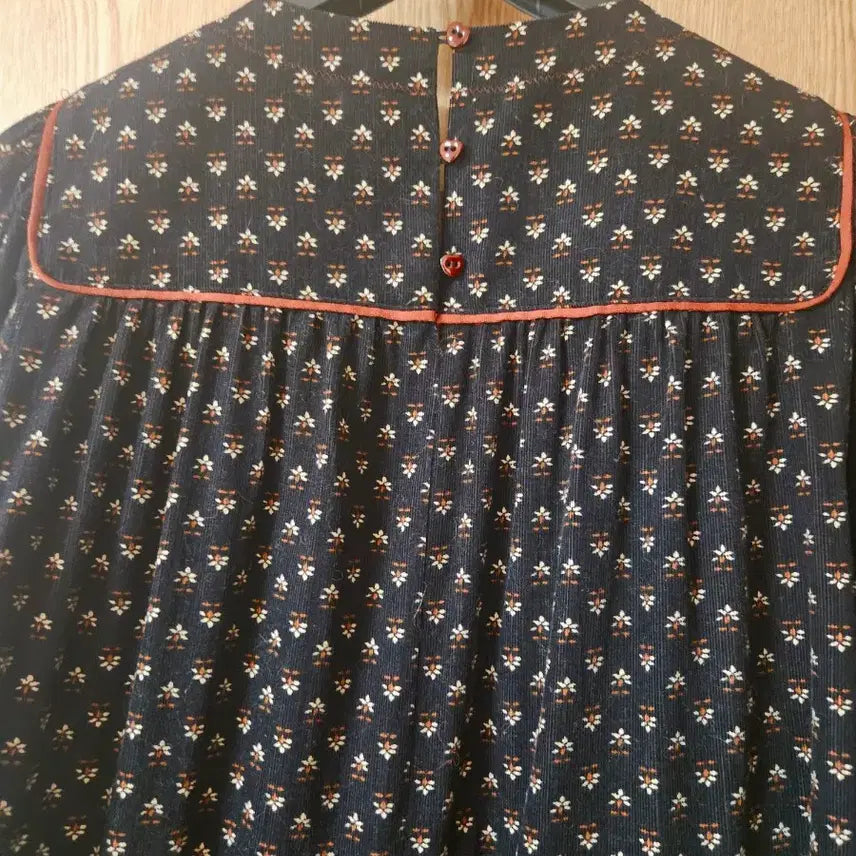 [SOLD OUT] 24년도 써스데이아일랜드 코듀로이 반팔 소매 원피스