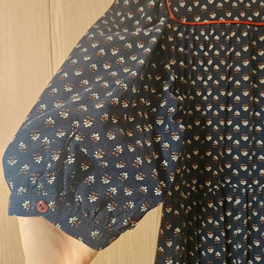 [SOLD OUT] 24년도 써스데이아일랜드 코듀로이 반팔 소매 원피스