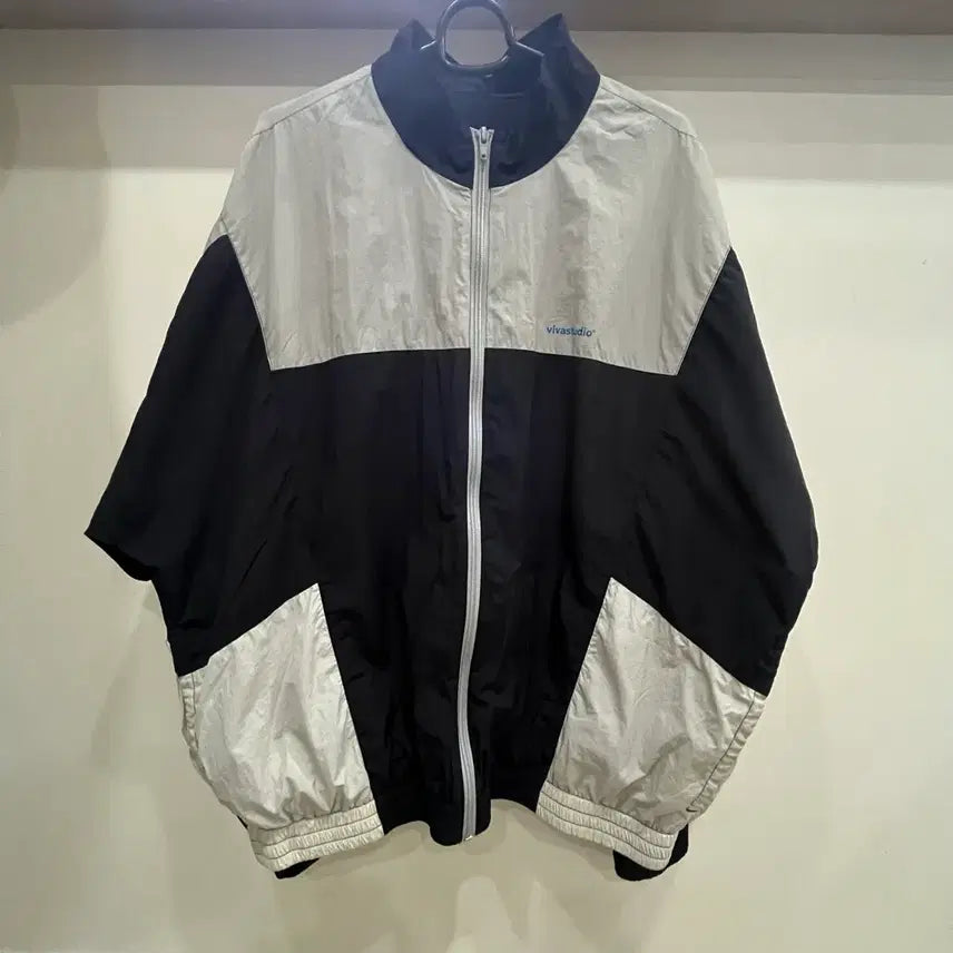 [BUNJANG] VIVASTUDIO Balansa Sound Shop Windbreaker Set / 비바스튜디오 발란사 사운드샵 바람막이 상하의세트