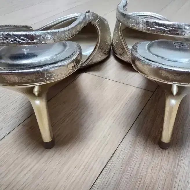 [BUNJANG] ZARA Metallic Slingback Heels - Gold / zara 자라 메탈릭 슬링백 힐 - 골드,38(245)