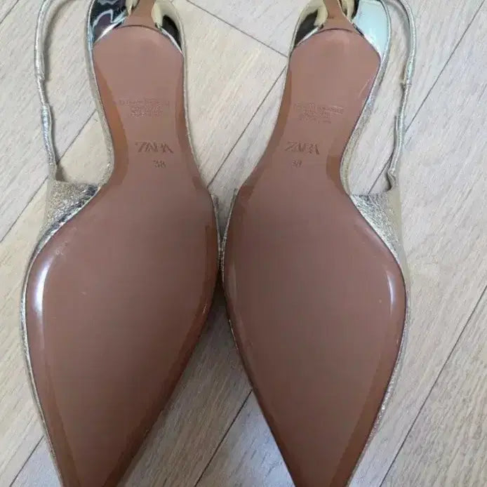 [BUNJANG] ZARA Metallic Slingback Heels - Gold / zara 자라 메탈릭 슬링백 힐 - 골드,38(245)