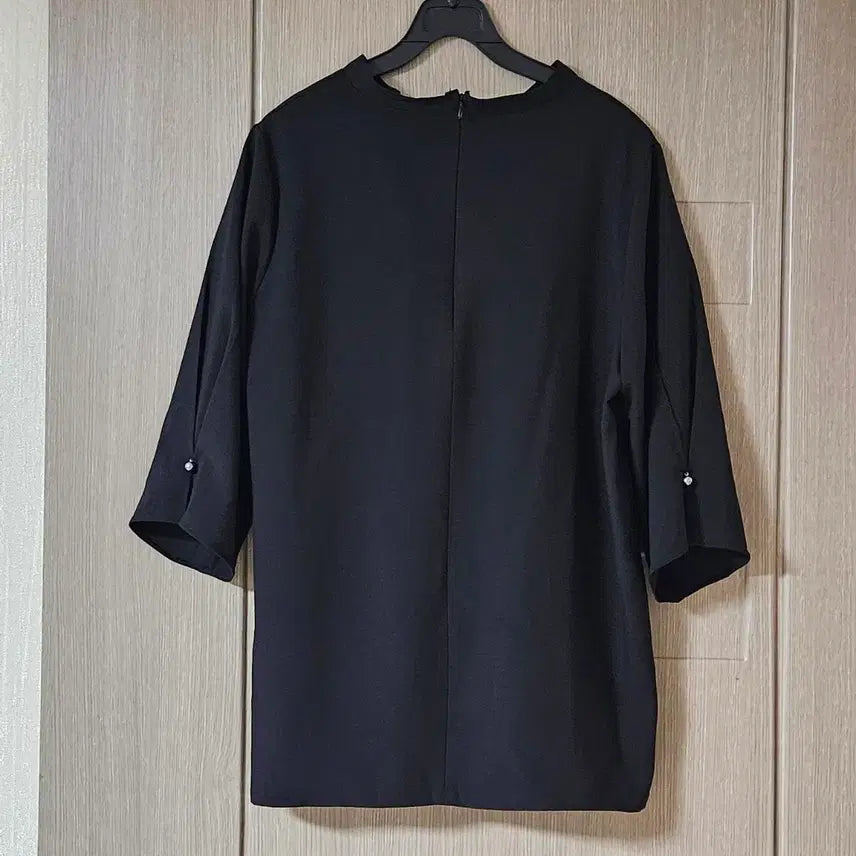 [BUNJANG] Black Three-Quarter Sleeve Slit Blouse - M / 블랙 7부 소매 옆트임 블라우스 M