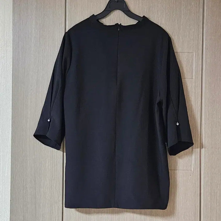 [BUNJANG] Black Three-Quarter Sleeve Slit Blouse - M / 블랙 7부 소매 옆트임 블라우스 M