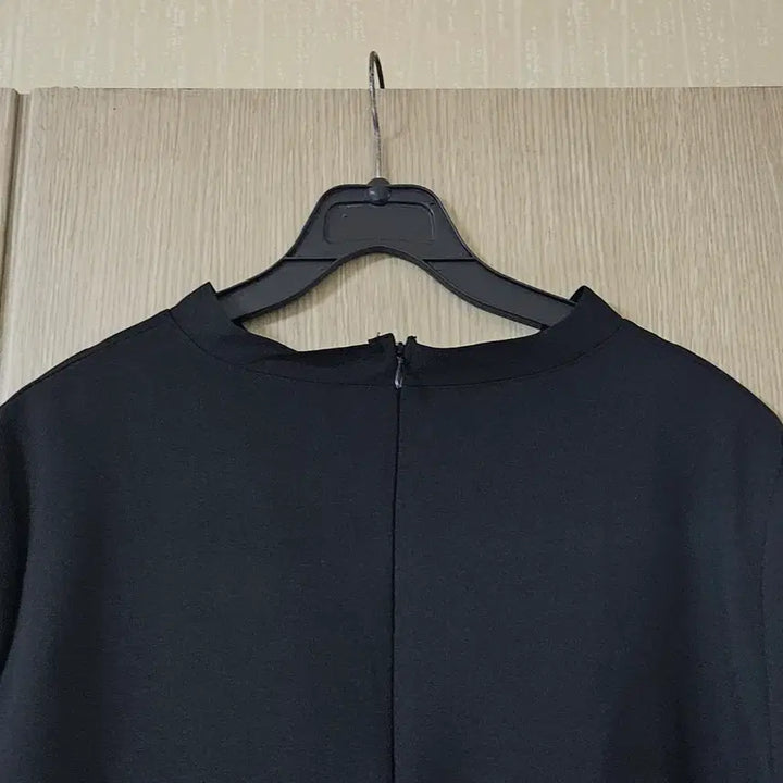 [BUNJANG] Black Three-Quarter Sleeve Slit Blouse - M / 블랙 7부 소매 옆트임 블라우스 M
