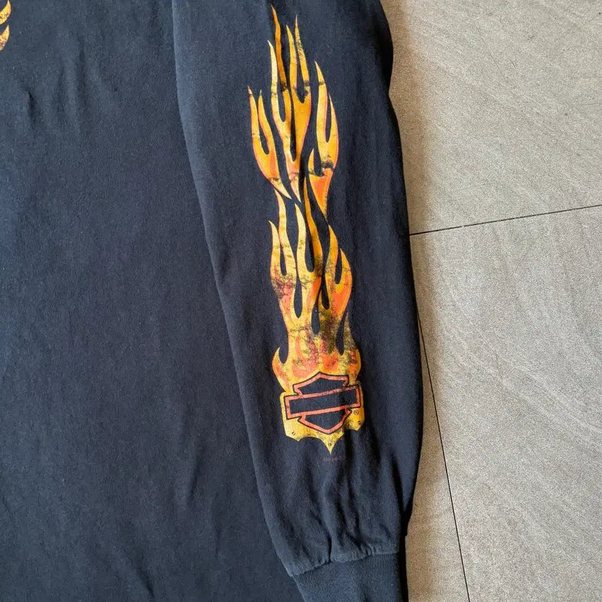 [BUNJANG] Harley-Davidson Black Flame Long Sleeve T-shirt / 할리데이비슨 정품 블랙 플레임 긴팔 티셔츠 롱슬리브