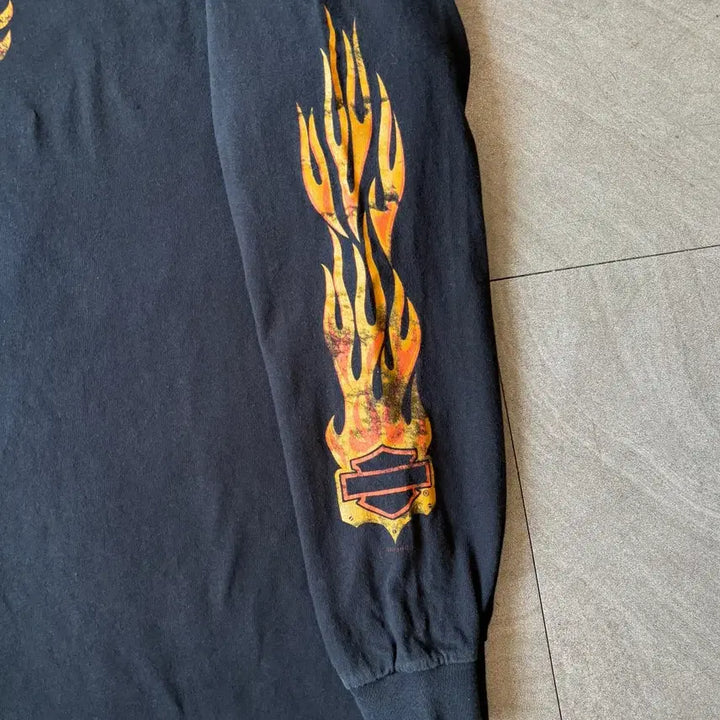 [BUNJANG] Harley-Davidson Black Flame Long Sleeve T-shirt / 할리데이비슨 정품 블랙 플레임 긴팔 티셔츠 롱슬리브
