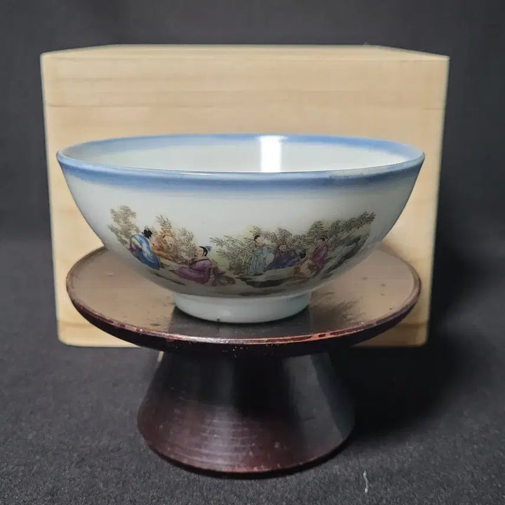 [BUNJANG] Family Rose Celadon Porcelain Tea Bowl / [수집품] 패밀리 로즈 고 다완