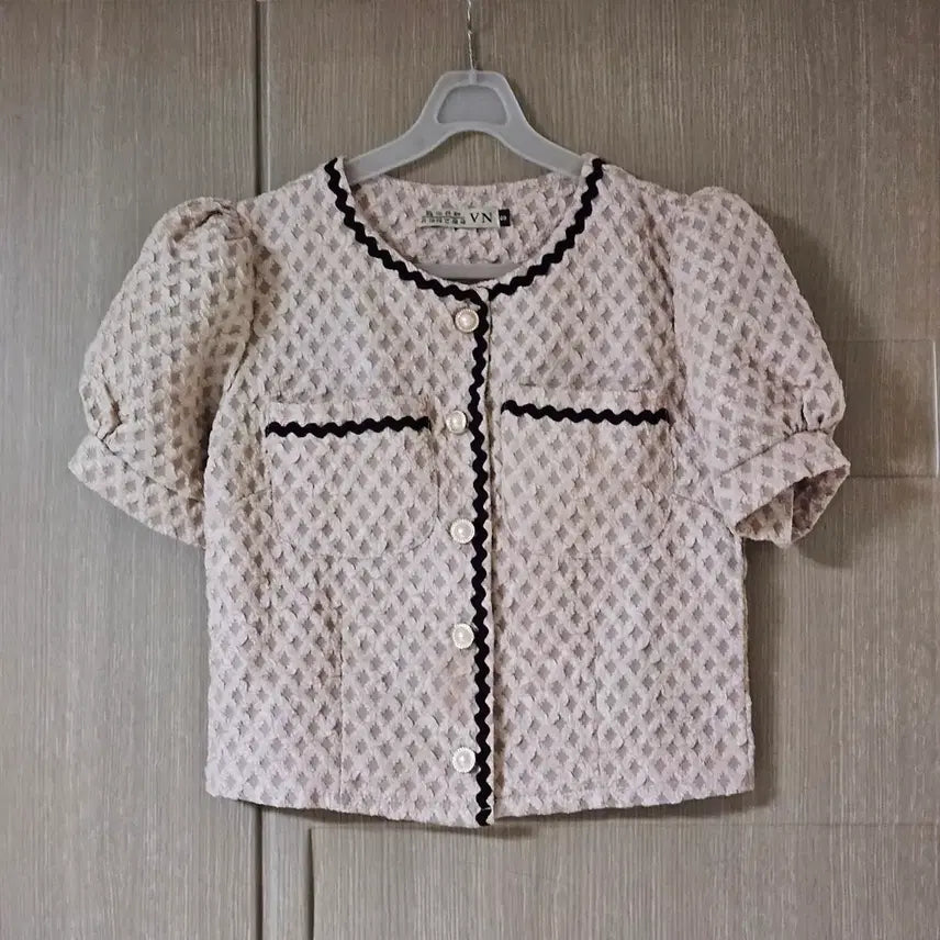 [SOLD OUT] 크림색 퍼프 반팔 자켓 스타일 블라우스 S