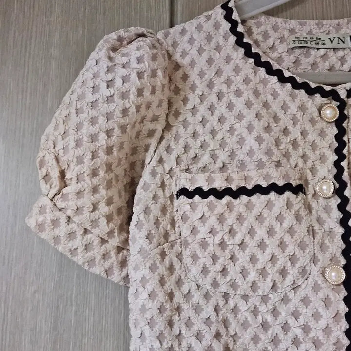 [SOLD OUT] 크림색 퍼프 반팔 자켓 스타일 블라우스 S