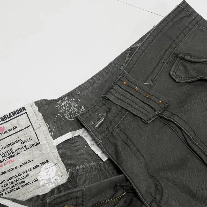 [SOLD OUT] 빈티지 y2k  갸루 펑크 7부카모그레이 팬츠