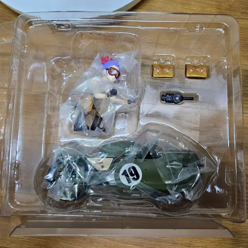[BUNJANG] Dragon Ball Desktop McCoy Bulma Figure / 드래곤볼 데스크탑 맥코이 부르마 피규어