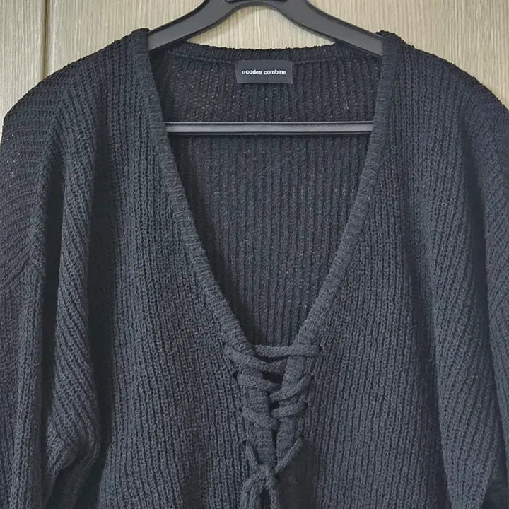 [BUNJANG] V-Neck Crop Knit Cardigan / 블랙 끈 V넥 크롭 니트  66~77