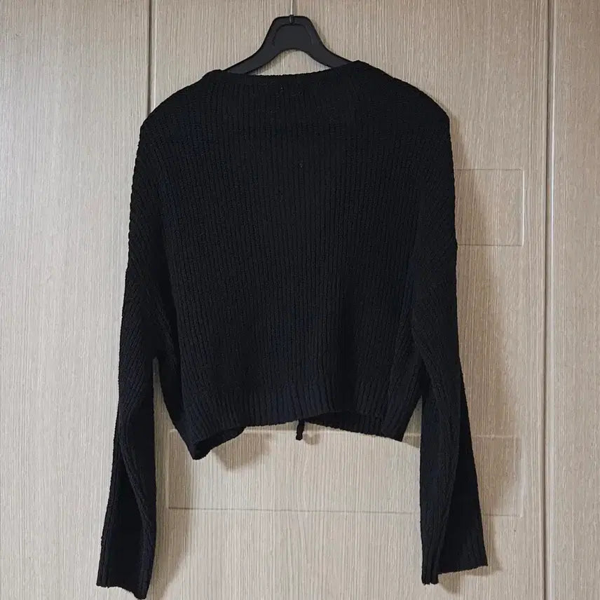 [BUNJANG] V-Neck Crop Knit Cardigan / 블랙 끈 V넥 크롭 니트  66~77