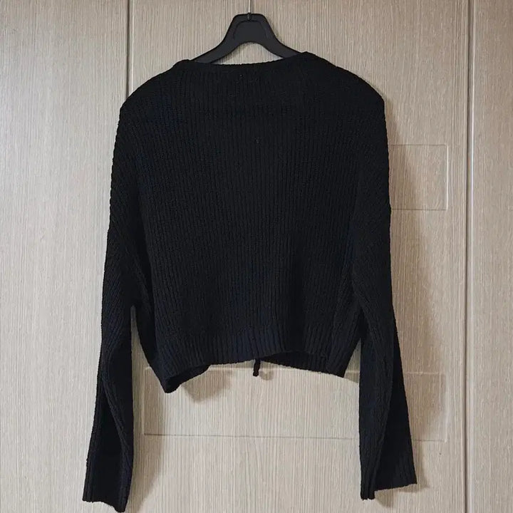 [BUNJANG] V-Neck Crop Knit Cardigan / 블랙 끈 V넥 크롭 니트  66~77
