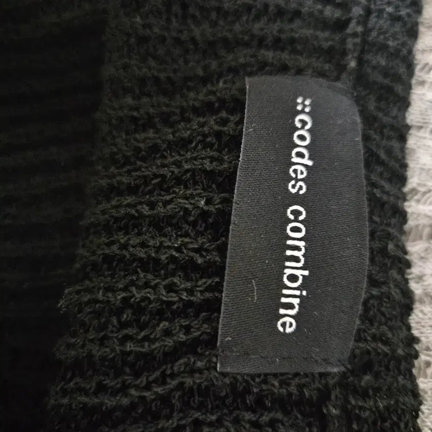 [BUNJANG] V-Neck Crop Knit Cardigan / 블랙 끈 V넥 크롭 니트  66~77