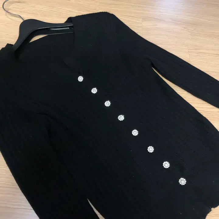 [BUNJANG] DeSder Vivian Jewel Button Ribbed Knit Cardigan / 제평 드에스더 비비안 보석단추 쥬얼 가디건 골지 블랙 검정