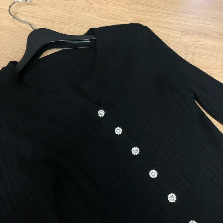 [BUNJANG] DeSder Vivian Jewel Button Ribbed Knit Cardigan / 제평 드에스더 비비안 보석단추 쥬얼 가디건 골지 블랙 검정