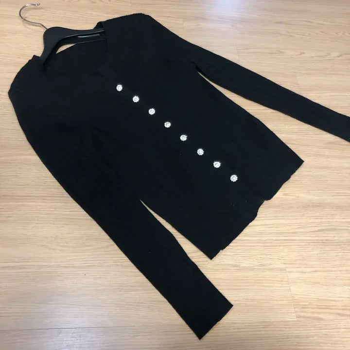 [BUNJANG] DeSder Vivian Jewel Button Ribbed Knit Cardigan / 제평 드에스더 비비안 보석단추 쥬얼 가디건 골지 블랙 검정
