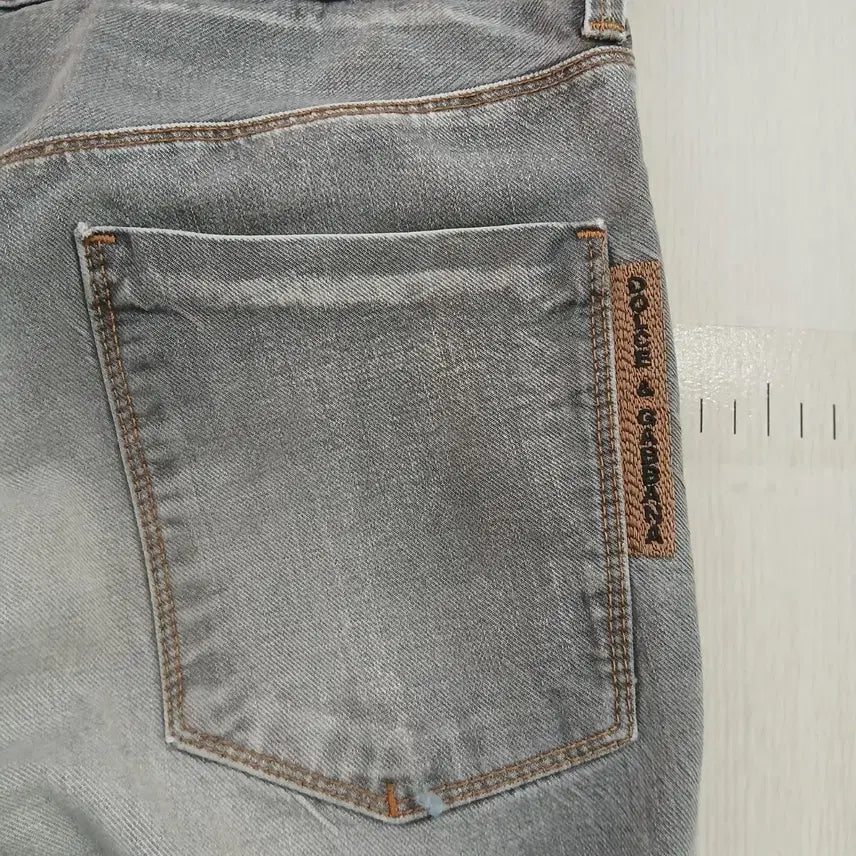 [BUNJANG] Dolce &amp; Gabbana Gray Washed Denim Pants / 돌체&amp;가바나 그레이 워싱 데님 바지 48