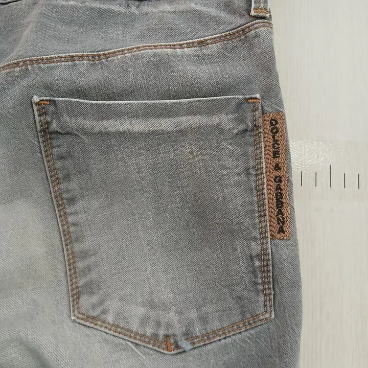[BUNJANG] Dolce &amp; Gabbana Gray Washed Denim Pants / 돌체&amp;가바나 그레이 워싱 데님 바지 48