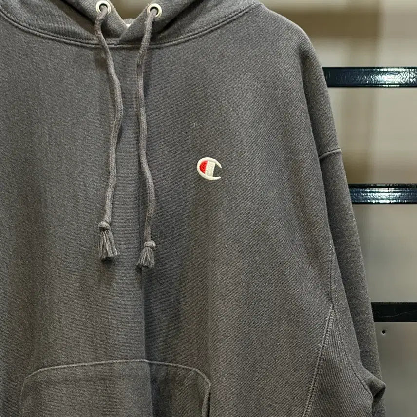 [BUNJANG] Champion Reverse Weave Charcoal Gray Embroidered Logo Hoodie / [XL] 챔피온 리버스위브 로고 자수 차콜 그레이 후드티 4.9