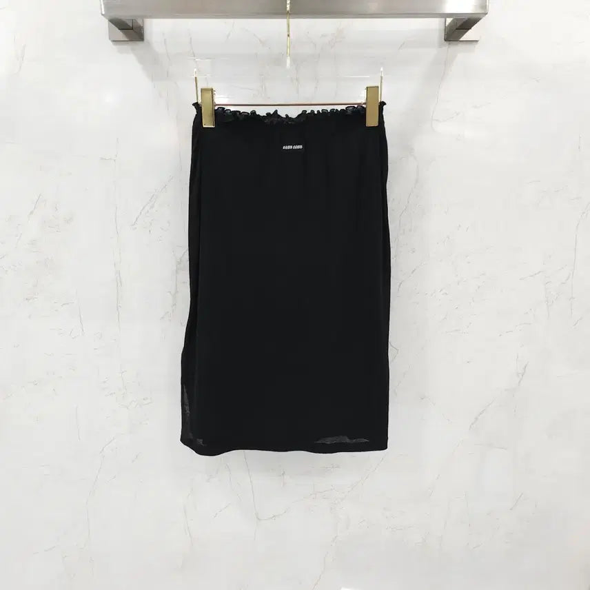 [SOLD OUT] XS / 미우미우 리브드 니트 저지 스커트 블랙 MJD192