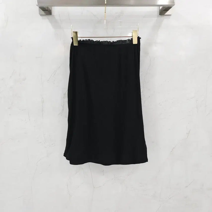 [SOLD OUT] XS / 미우미우 리브드 니트 저지 스커트 블랙 MJD192