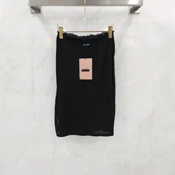 [SOLD OUT] XS / 미우미우 리브드 니트 저지 스커트 블랙 MJD192