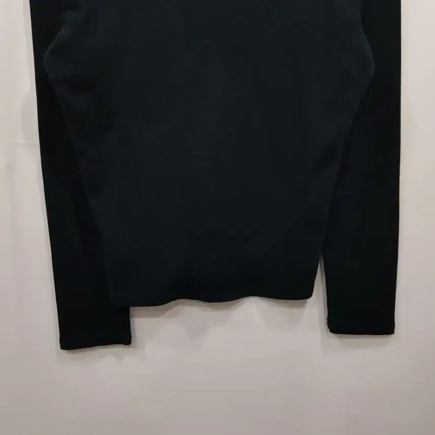 [SOLD OUT] 베네통 브이넥 검정 무지 긴팔 가디건 여M Q430