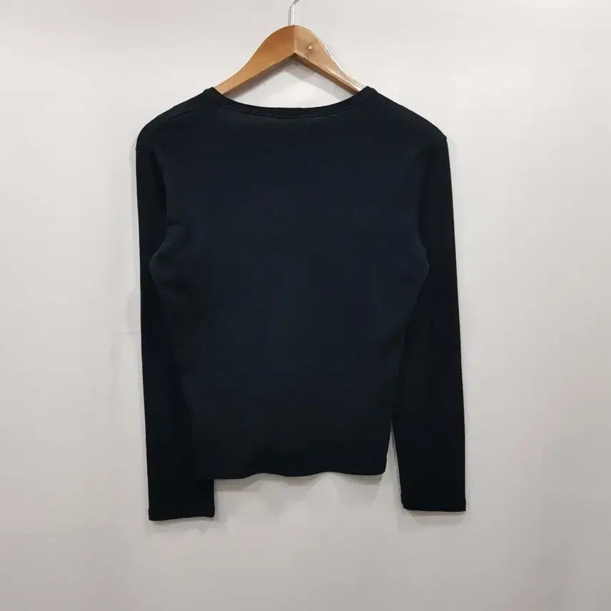 [SOLD OUT] 베네통 브이넥 검정 무지 긴팔 가디건 여M Q430