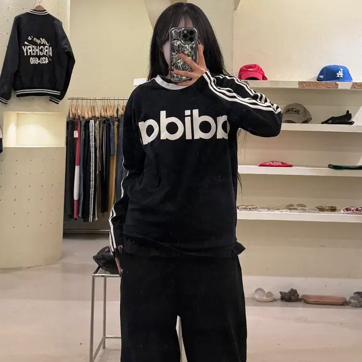 [BUNJANG] Adidas Graphic Logo 3-Stripes Long Sleeve T-shirt / 아디다스 그래픽 로고 3스트라이프 긴팔 티셔츠 U1555