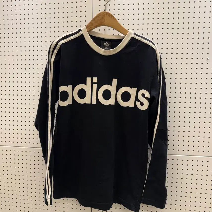 [BUNJANG] Adidas Graphic Logo 3-Stripes Long Sleeve T-shirt / 아디다스 그래픽 로고 3스트라이프 긴팔 티셔츠 U1555