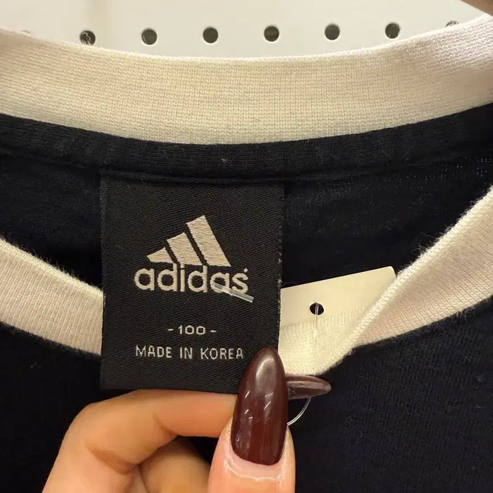 [BUNJANG] Adidas Graphic Logo 3-Stripes Long Sleeve T-shirt / 아디다스 그래픽 로고 3스트라이프 긴팔 티셔츠 U1555