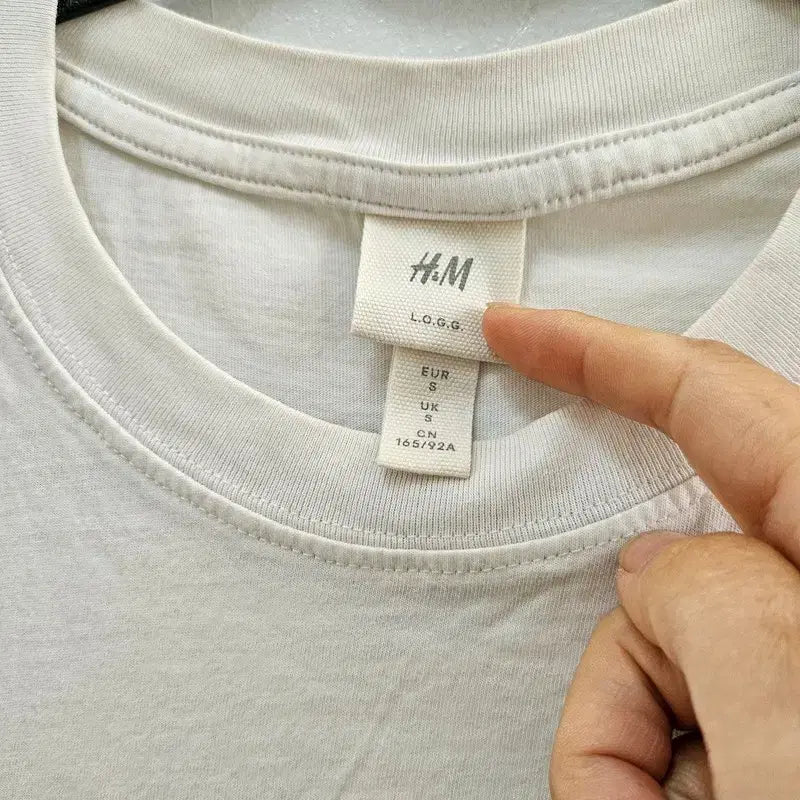 [SOLD OUT] H M 유럽수입 반팔 티 공용 90 J4373